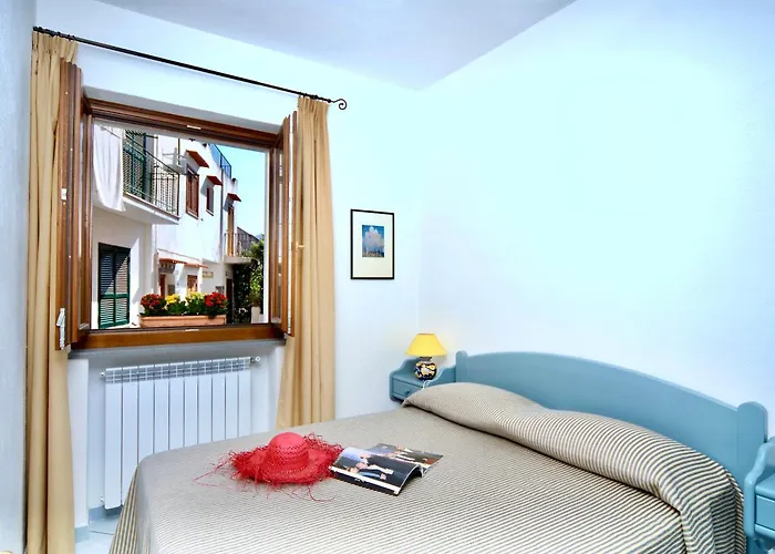 Maloon - 450m From The Ischia